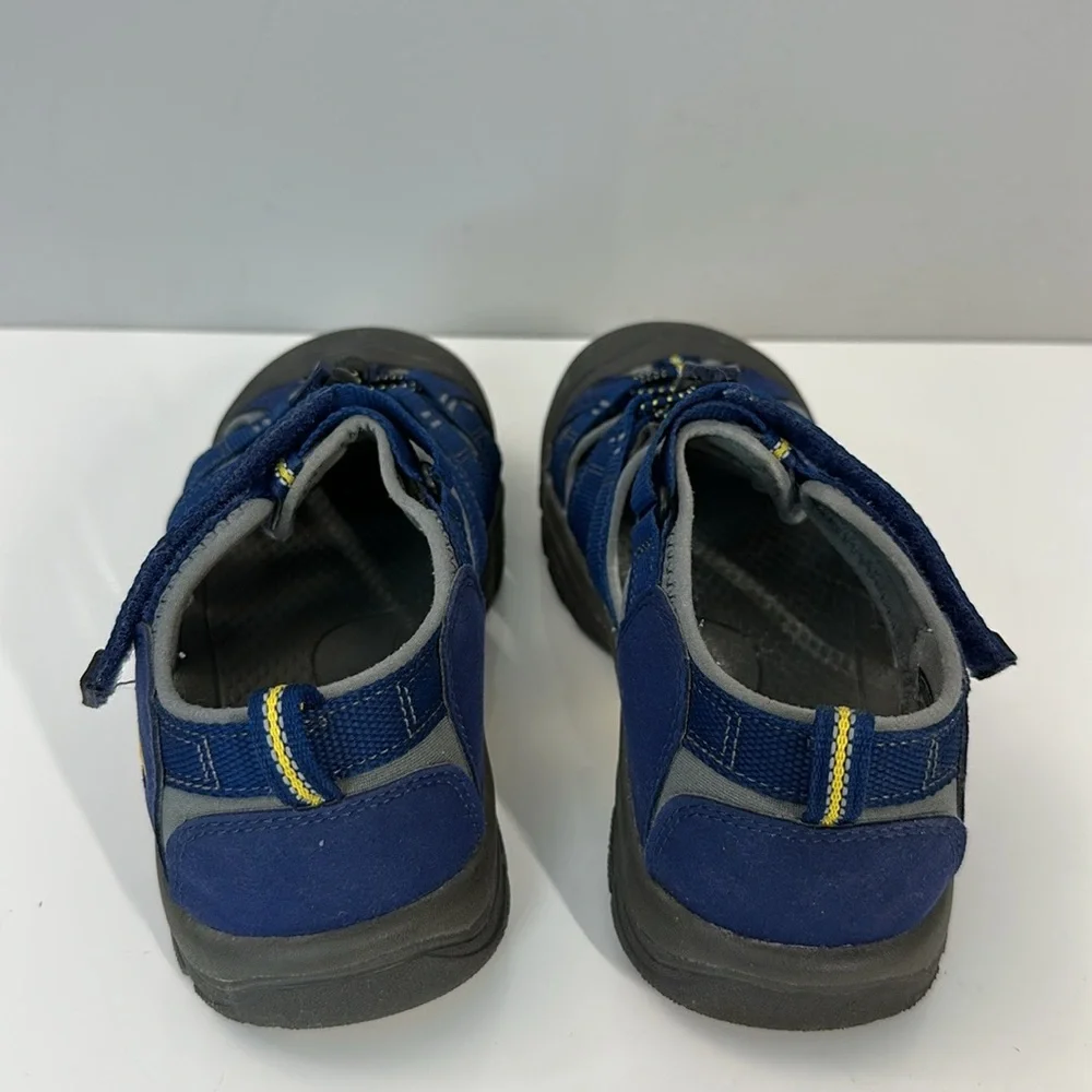 Keen Newport H2 Waterproof Hiking Sandals Size 7